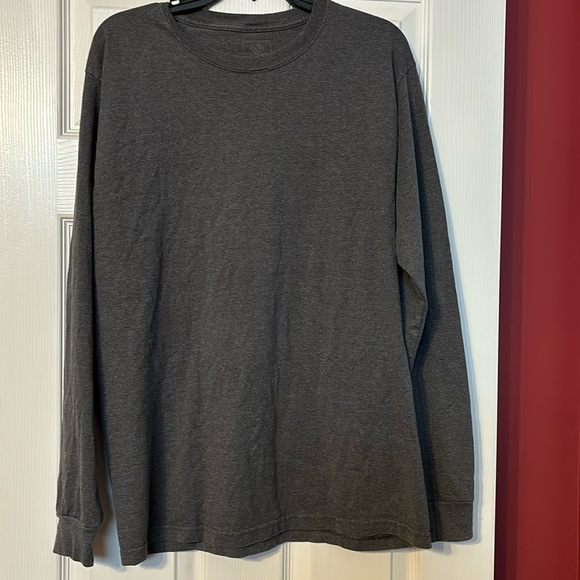 Plain grey long sleeve tshirt size medium - Picture 1 of 3